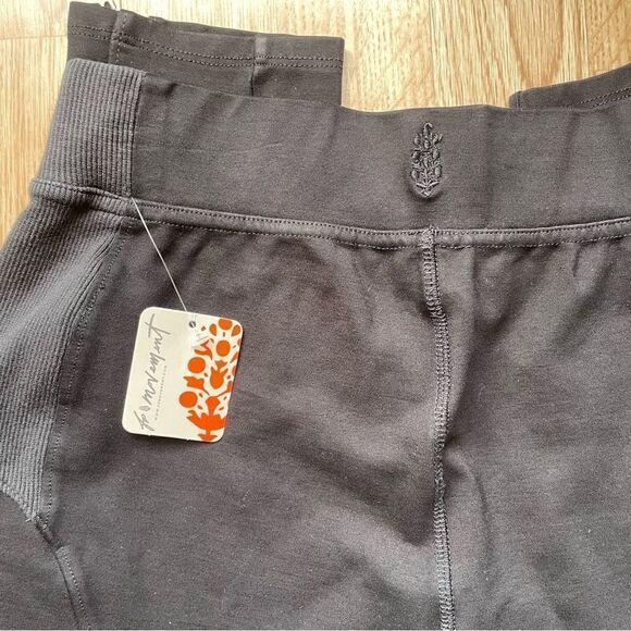 NWT Free People Movement Black Ankle Zip Ponte Leggings - Size: XS - Picture 6 of 11